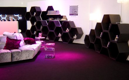 Room Division SAMOVA TEE LOUNGE zur ISPO 2007 Bretz Couture